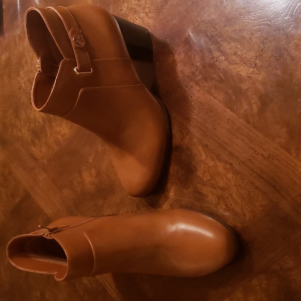 Brand New Giani Bernini Booties